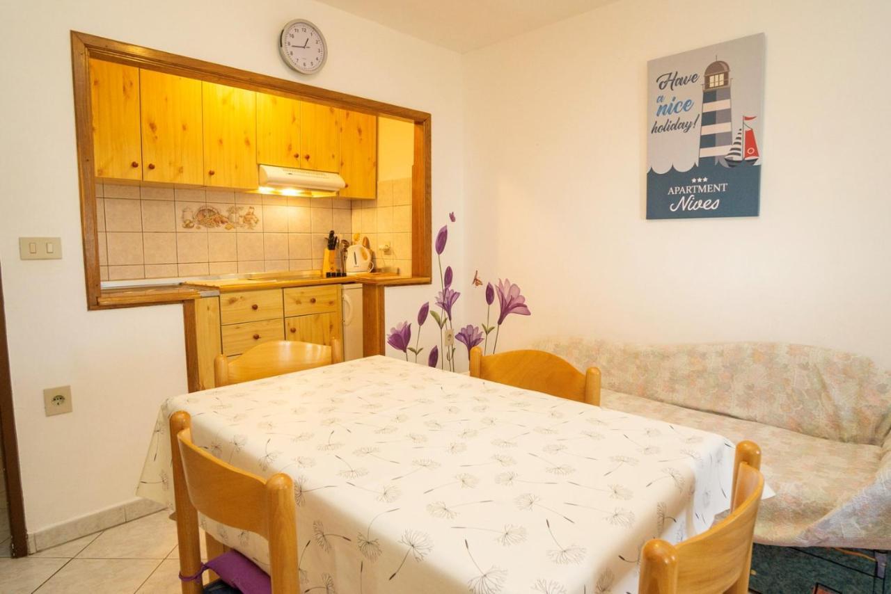 Apartment Nives Umag Bagian luar foto